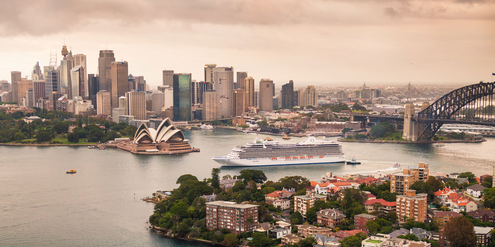 Kryssningsfartyget Oceania Marina i Sydney, Australien.