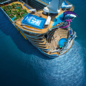 Royal Caribbeans kryssningsfartyg Harmony of the Seas, ute till havs.