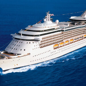 Kryssningsfartyget Serenade of the Seas, ute till havs.