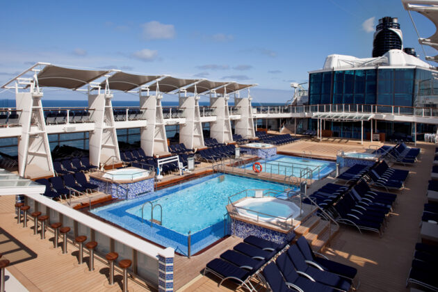 Pooldäck ombord på kryssningsfartyget Celebrity Eclipse.