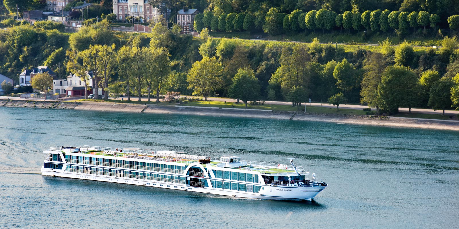 Flodkryssningsfartyget Amadeus Diamond på Seine.