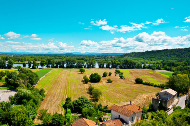 Åkrar utanför Viviers i Rhônedalen