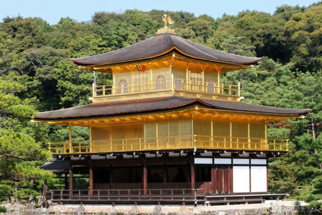 Templet Kinkakuji i Kyoto, Japan.
