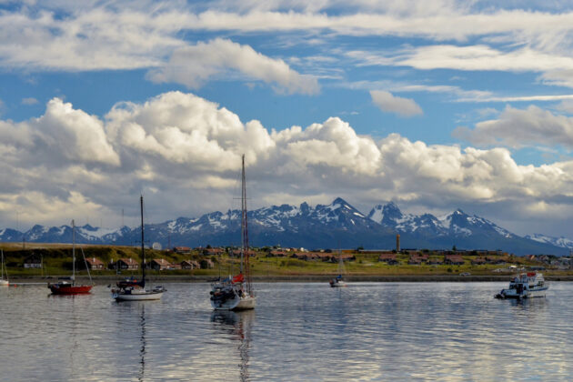 Segelbåtar på redden utanför Ushuaia