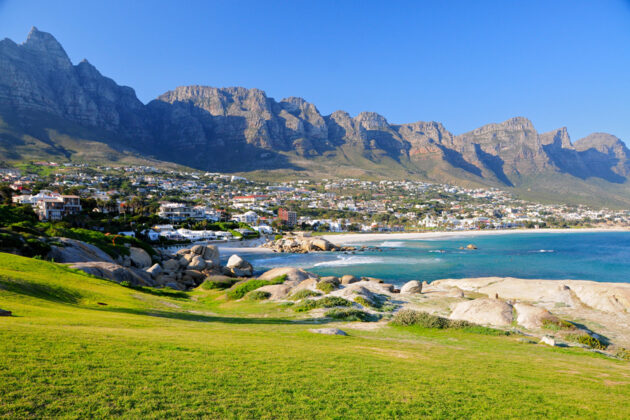 Vy över delar av kustlinjen i Kapstaden, Sydafrika.