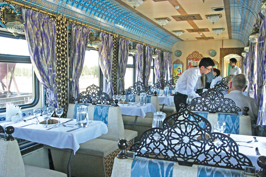 Restaurang på tåget på sidenvägem