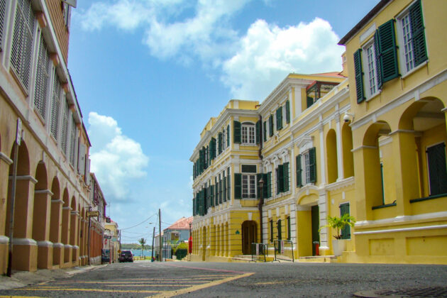 Gata i Christiansted på St. Croix i Karibien.