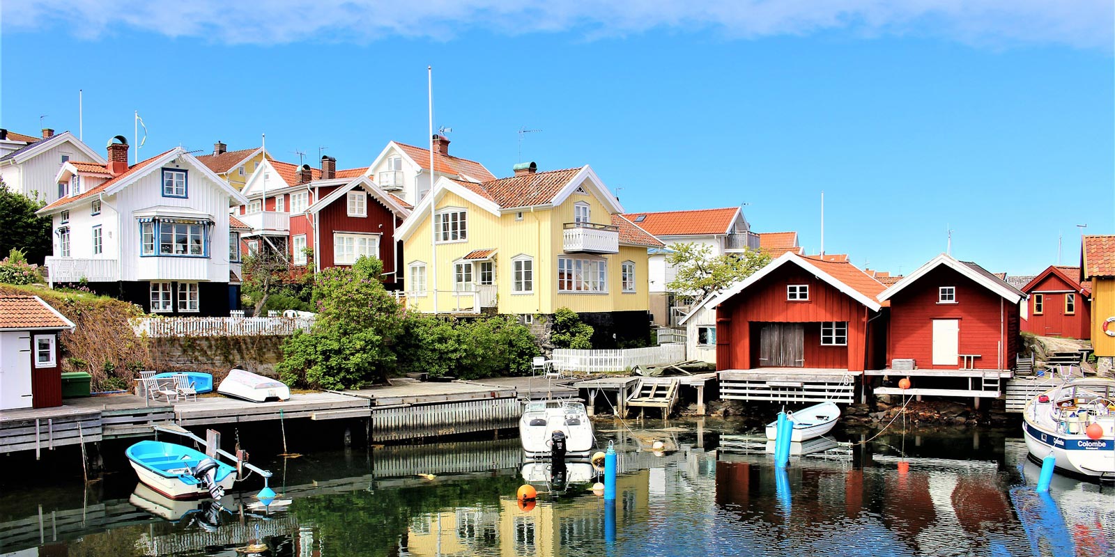 Småbåtshamn i Bohuslän, Sverige.