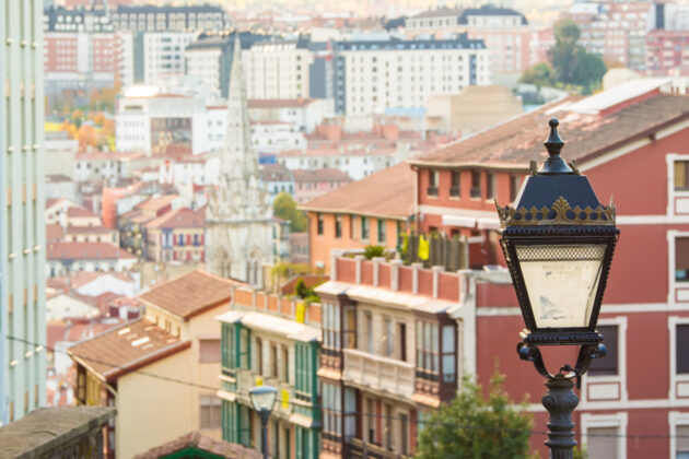 Gatubild i Bilbao, Spanien.