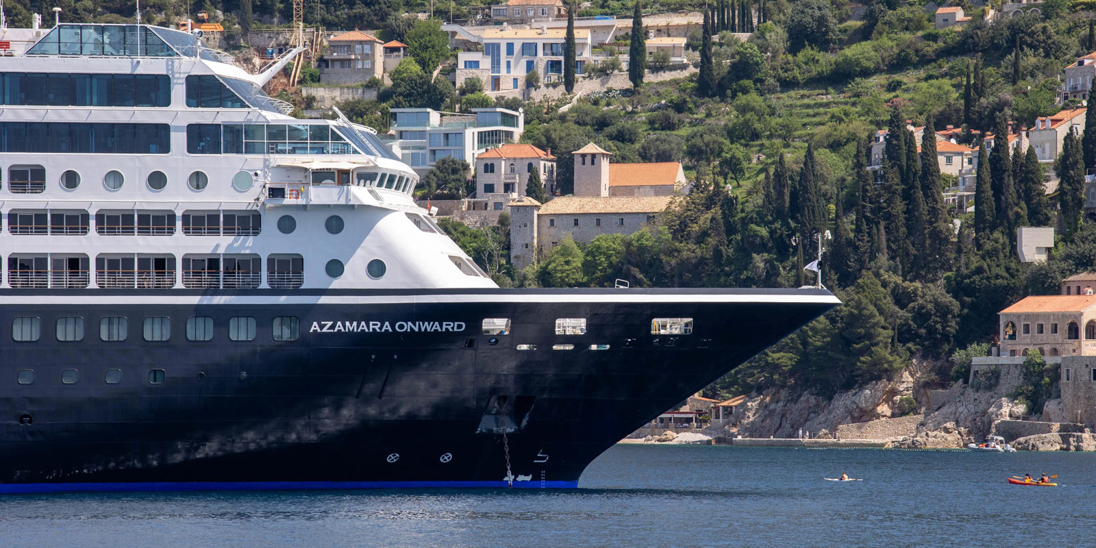 Kryssningsfartyget Azamara Onward i Dubrovnik, Kroatien.