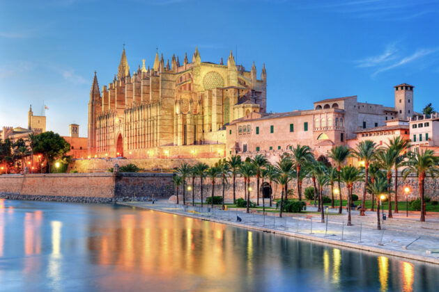 Katedralen La Seu i Palma de Mallorca på Mallorca, Spanien.