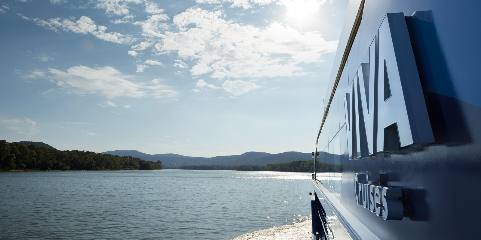 VIVA Cruises logga ombord på ett av deras fartyg.